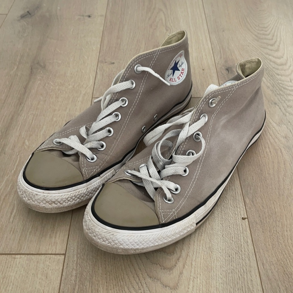 converse sneakers size 9